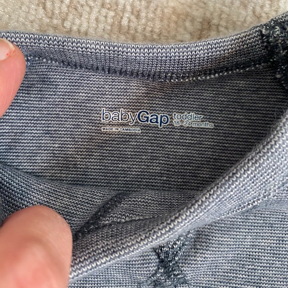 Baby Gap outfit - Picture 4 of 6